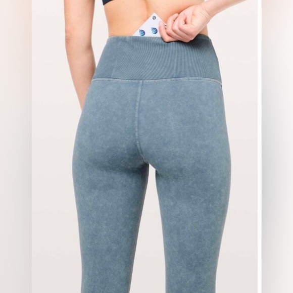 lululemon athletica Pants - Lululemon Wunder Under Crop 23" Ribbed Washed Moon Blue Sz 4